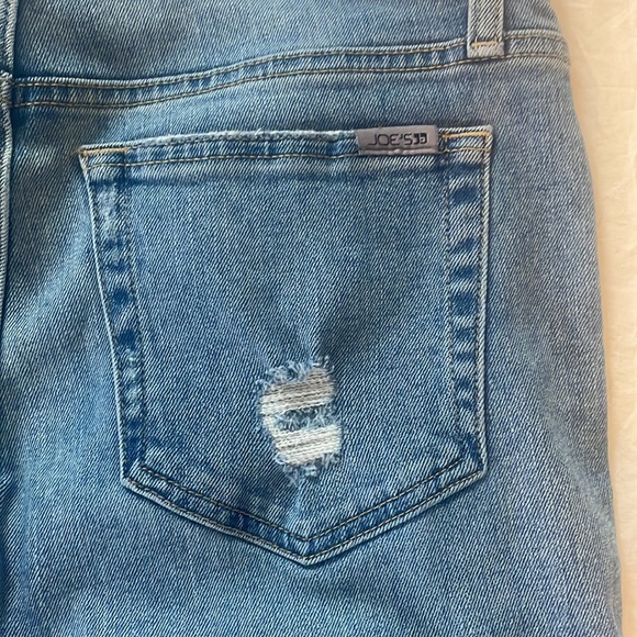 Distressed - Picture 3 of 3